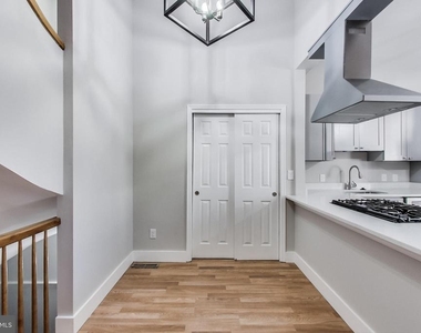 2312 Eutaw Place - Photo Thumbnail 15