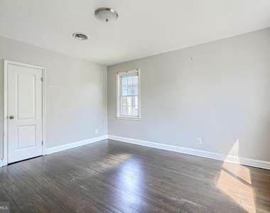 4010 Fernhill Avenue - Photo Thumbnail 9