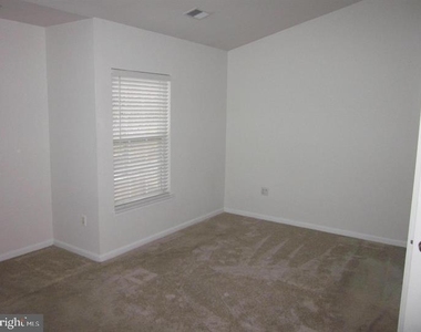635 Baystone Court - Photo Thumbnail 9