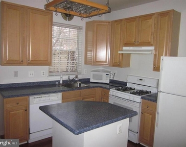 635 Baystone Court - Photo Thumbnail 4