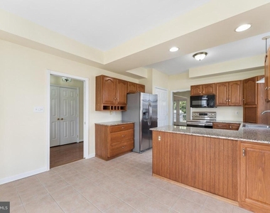 402 Linden Avenue - Photo Thumbnail 11