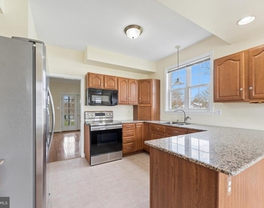 402 Linden Avenue - Photo Thumbnail 12