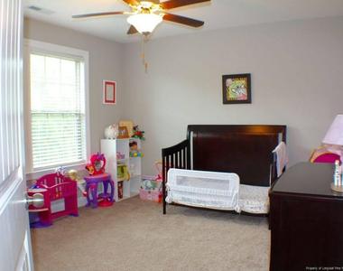 1437 Vergeland Drive - Photo Thumbnail 15