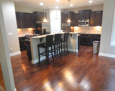 1437 Vergeland Drive - Photo Thumbnail 8
