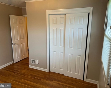 2621 Darby Drive - Photo Thumbnail 7