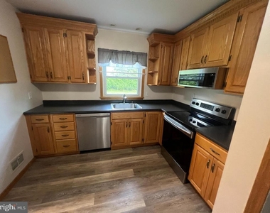 2621 Darby Drive - Photo Thumbnail 3
