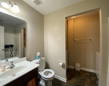 246 Michigan Avenue - Photo Thumbnail 5