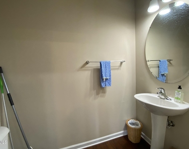246 Michigan Avenue - Photo Thumbnail 21