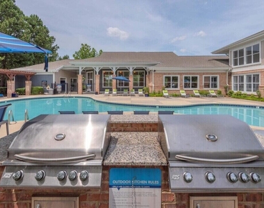 200 Edinborough Drive - Photo Thumbnail 4