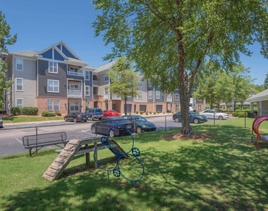 200 Edinborough Drive - Photo Thumbnail 5