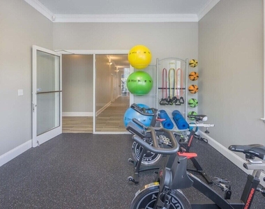 200 Edinborough Drive - Photo Thumbnail 12