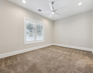 2604 Arion Cir - Photo Thumbnail 17