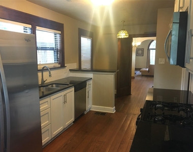 2830 San Gabriel St - Photo Thumbnail 3