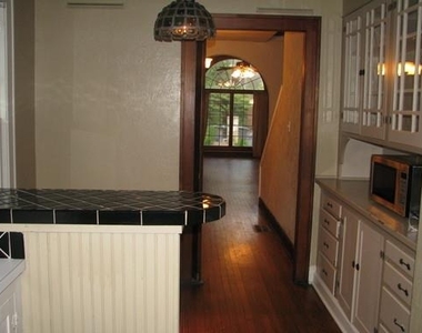 2830 San Gabriel St - Photo Thumbnail 1