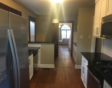 2830 San Gabriel St - Photo Thumbnail 2
