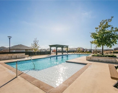 252 Mount Vernon Way - Photo Thumbnail 34