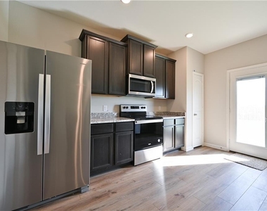 252 Mount Vernon Way - Photo Thumbnail 10