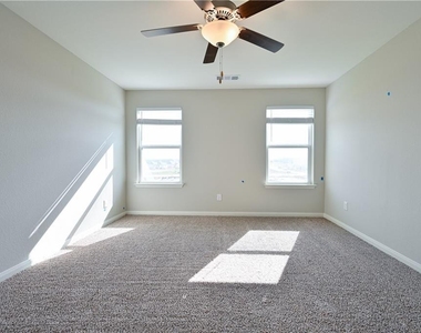 252 Mount Vernon Way - Photo Thumbnail 20