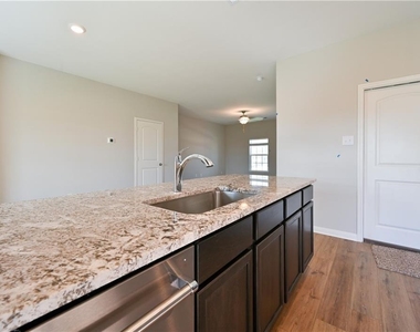 252 Mount Vernon Way - Photo Thumbnail 14