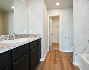 252 Mount Vernon Way - Photo Thumbnail 21