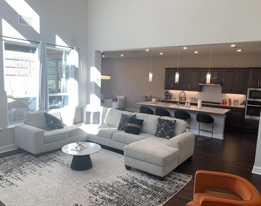 12504 Ayrshire Way - Photo Thumbnail 4