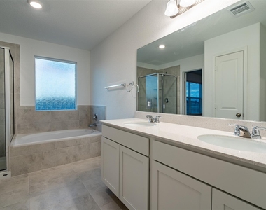 7100 Dancing Wind Ln - Photo Thumbnail 15