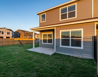 7100 Dancing Wind Ln - Photo Thumbnail 18