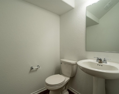 7100 Dancing Wind Ln - Photo Thumbnail 9