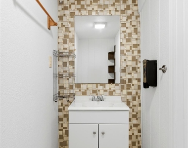 206 Oscar St - Photo Thumbnail 15