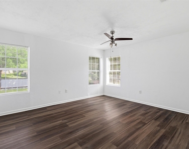 206 Oscar St - Photo Thumbnail 10