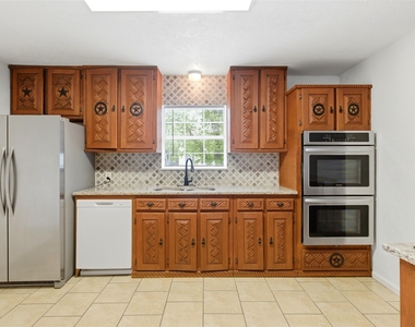 206 Oscar St - Photo Thumbnail 9