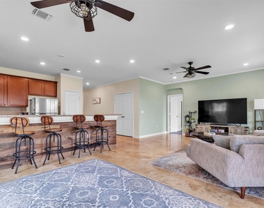 128 Kavanaugh St - Photo Thumbnail 2