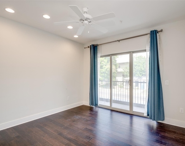 908 Nueces St - Photo Thumbnail 7