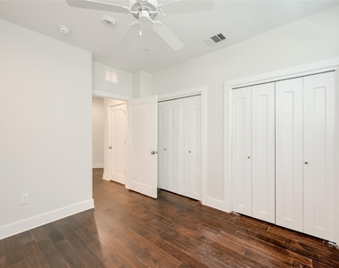908 Nueces St - Photo Thumbnail 12