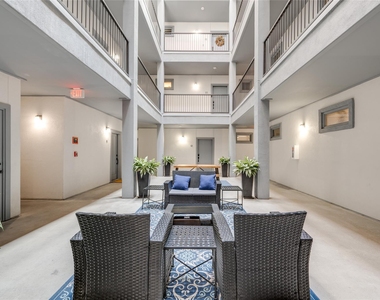 908 Nueces St - Photo Thumbnail 21