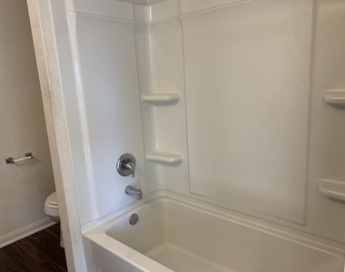 217 Denson Ln - Photo Thumbnail 15
