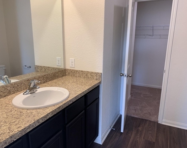 217 Denson Ln - Photo Thumbnail 14