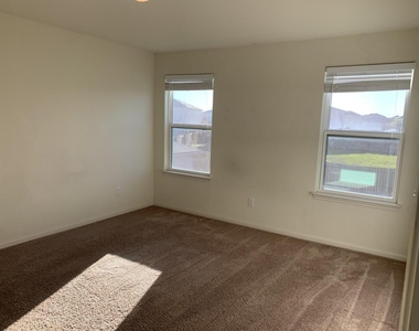 217 Denson Ln - Photo Thumbnail 12