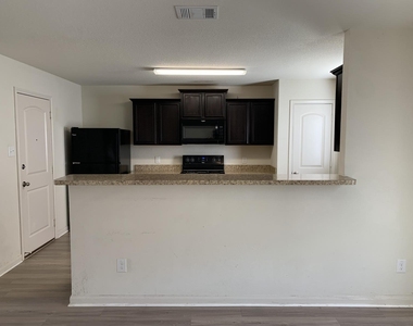 217 Denson Ln - Photo Thumbnail 21