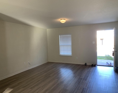 217 Denson Ln - Photo Thumbnail 24