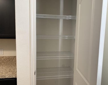 217 Denson Ln - Photo Thumbnail 5