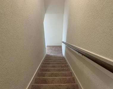 217 Denson Ln - Photo Thumbnail 19