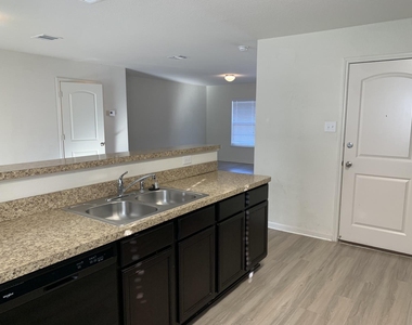 217 Denson Ln - Photo Thumbnail 3