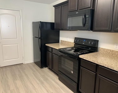 217 Denson Ln - Photo Thumbnail 2