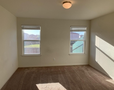217 Denson Ln - Photo Thumbnail 13