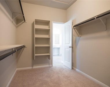 641 Schefer St - Photo Thumbnail 11