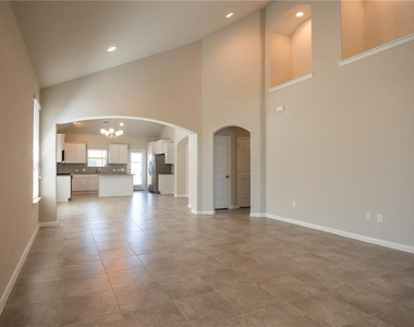 641 Schefer St - Photo Thumbnail 2