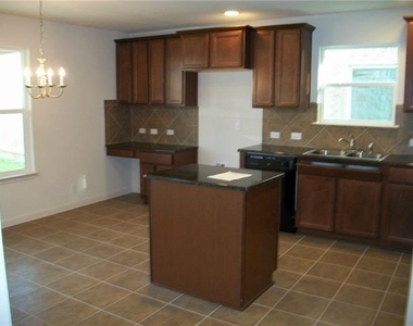 2021 Nestlewood Dr - Photo Thumbnail 2