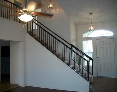 2021 Nestlewood Dr - Photo Thumbnail 4