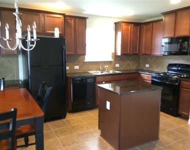 2021 Nestlewood Dr - Photo Thumbnail 1